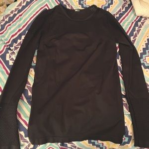 Fabletics athletic shirt. US size XS. Black. Barely worn, very good condition.